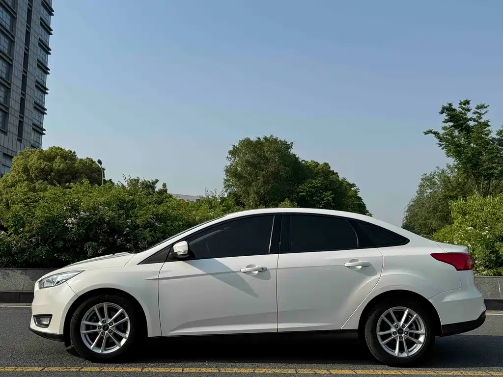 Ford Focus — миниатюра 3