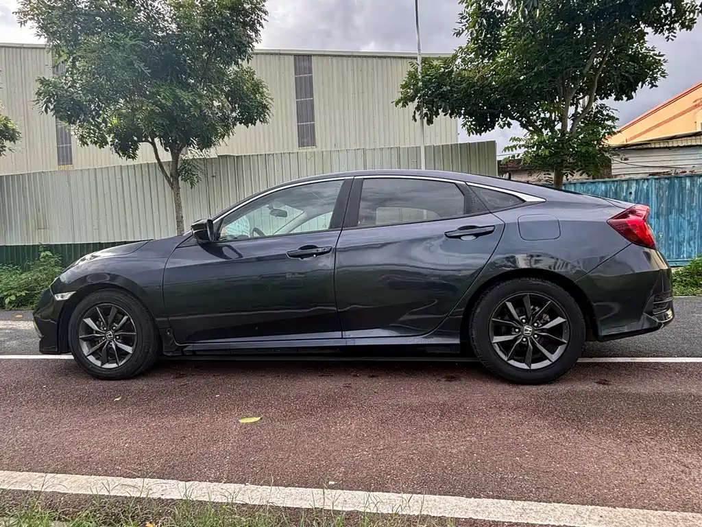 Honda Civic — миниатюра 18