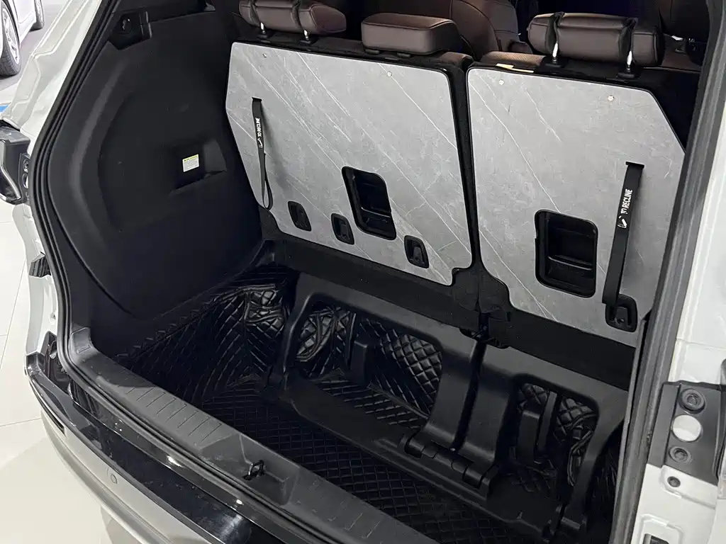 Toyota Sienna — миниатюра 17