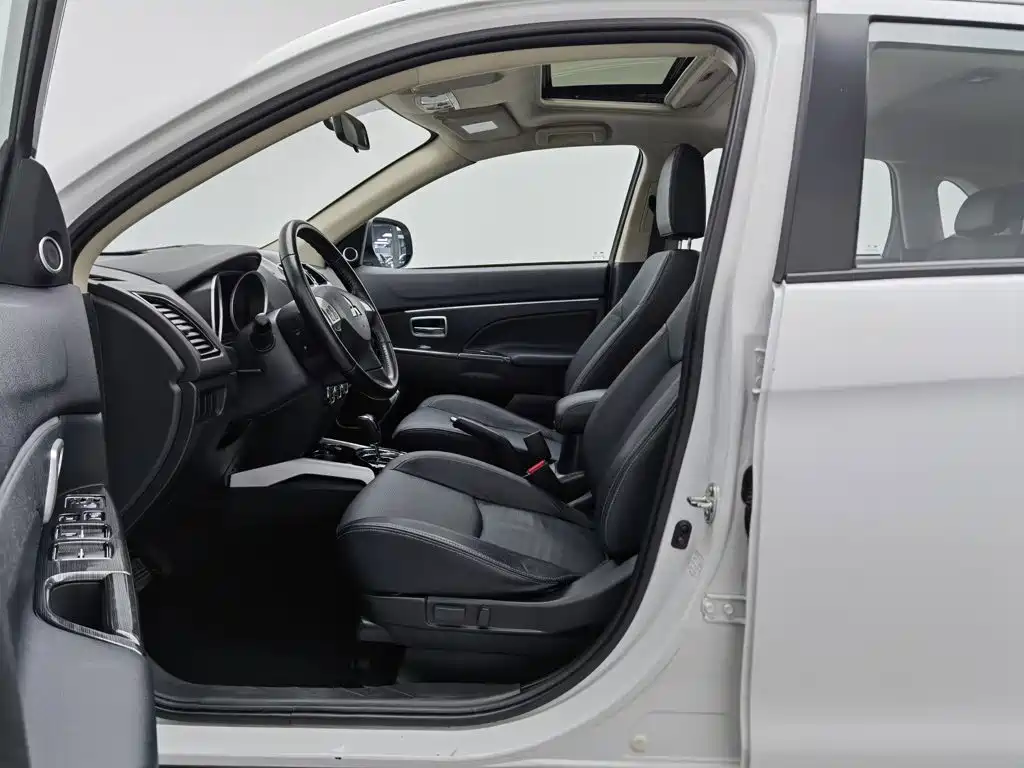 Mitsubishi ASX — миниатюра 10