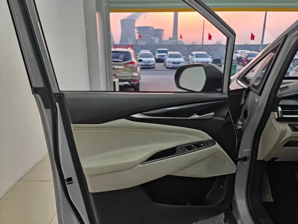 SAIC MAXUS CHASE G50