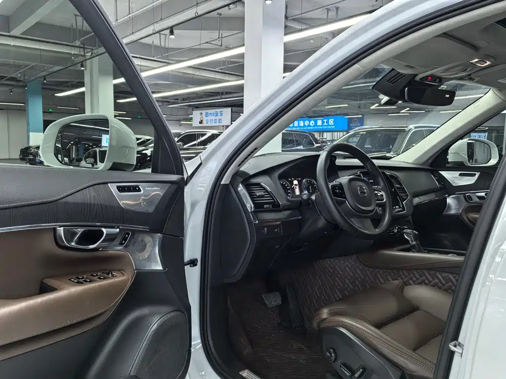 Volvo XC90 2020 T6 Luxury 7 мест