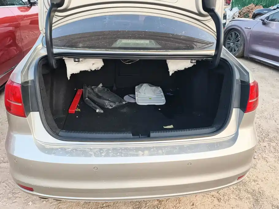 Volkswagen Sagitar — миниатюра 4