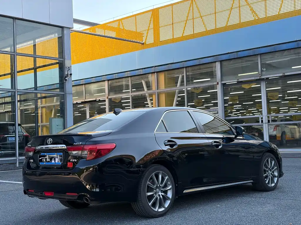 Toyota Reiz 2013 2.5V