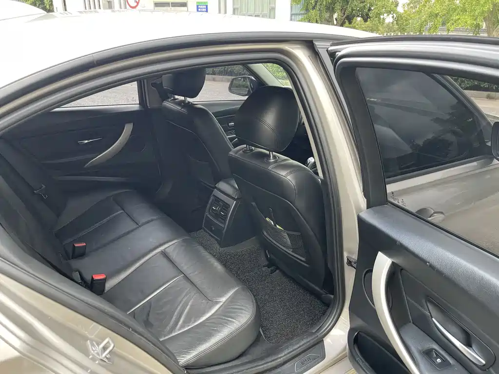 BMW 3 Series — миниатюра 9