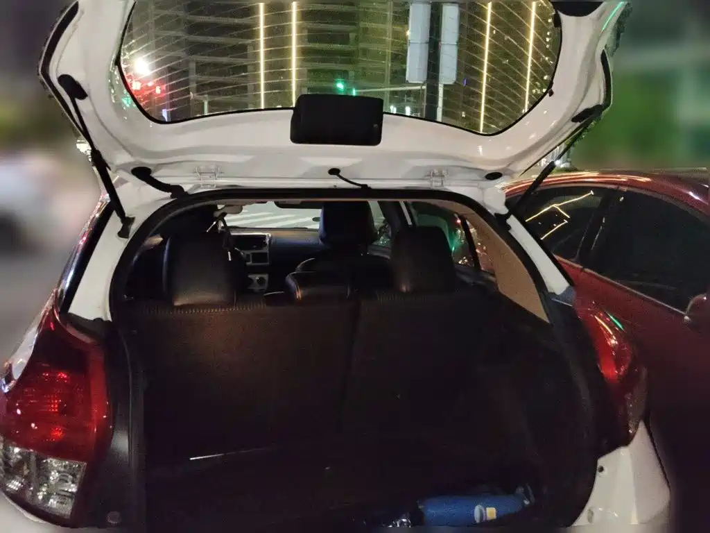 Toyota Yaris L — миниатюра 15