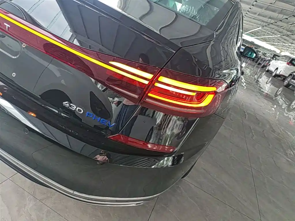 Volkswagen Passat 2025 430PHEV