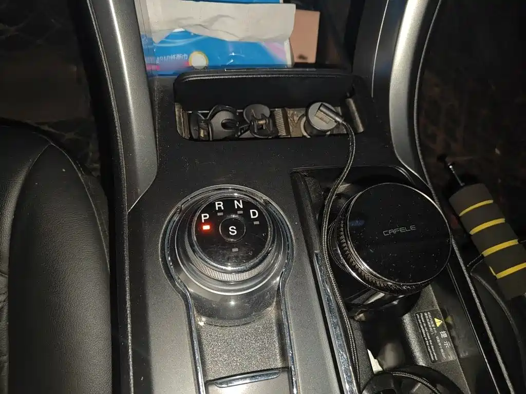 Ford Mondeo — миниатюра 7