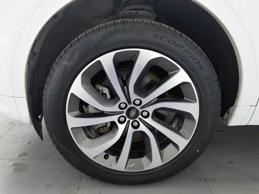 Land Rover Discovery Sport — миниатюра 17