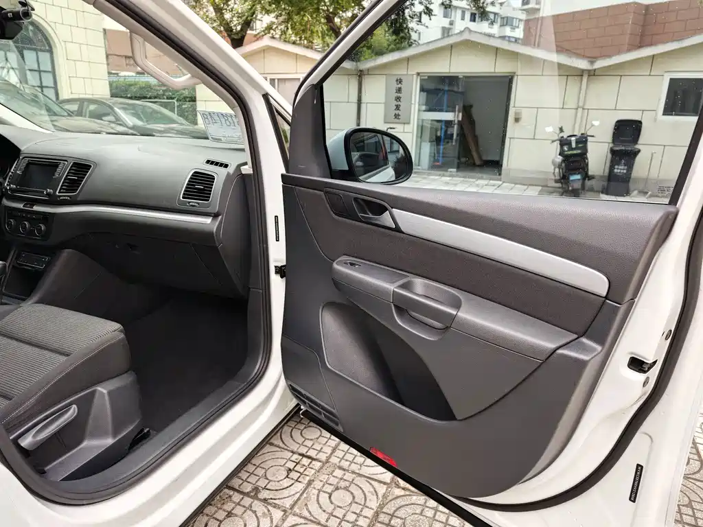 Volkswagen Sharan — миниатюра 8