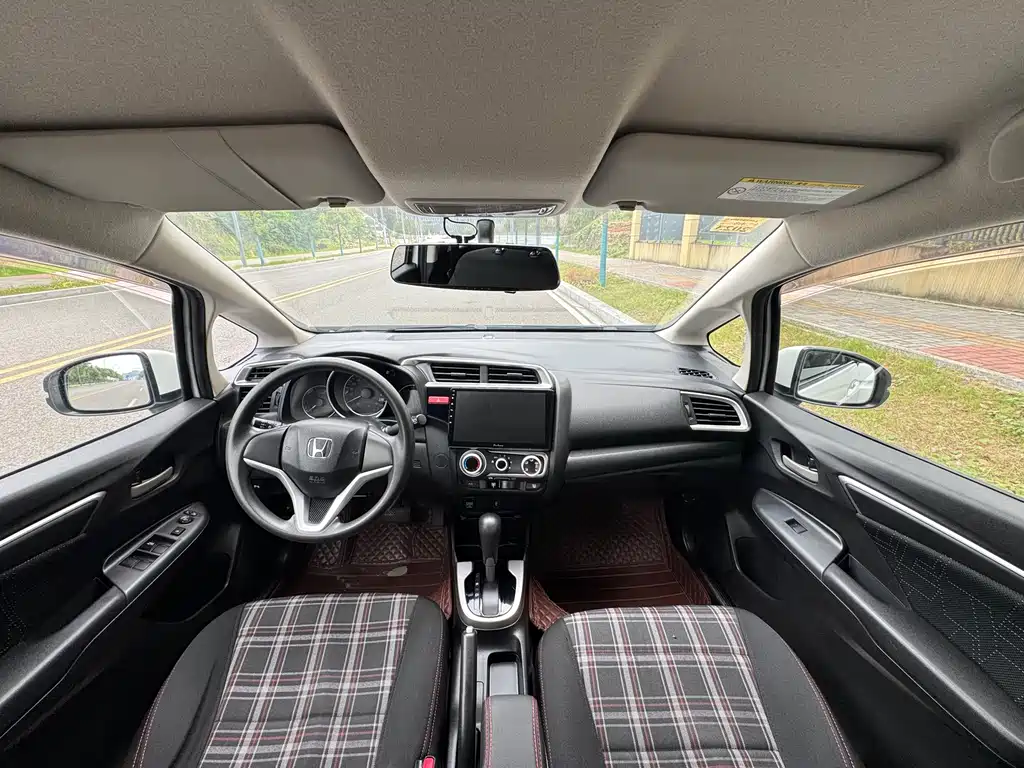 Honda Fit — миниатюра 6
