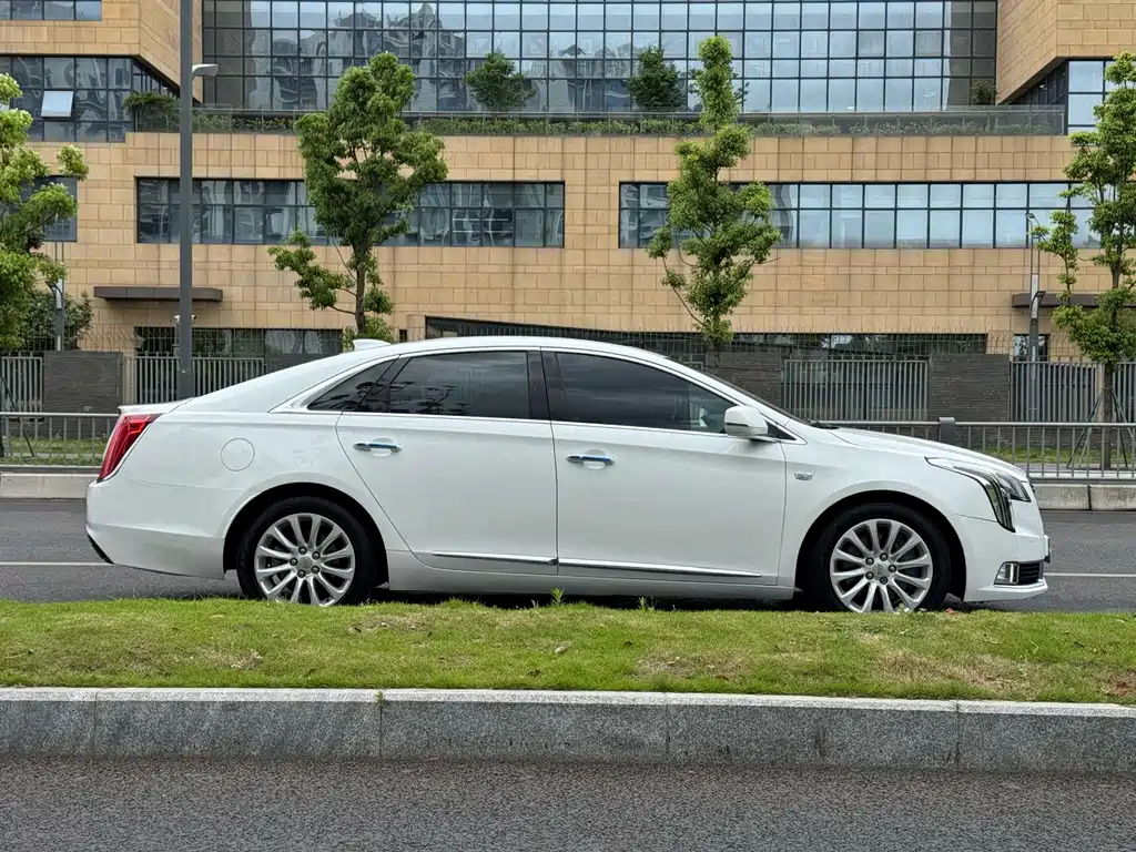 Cadillac XTS — миниатюра 14