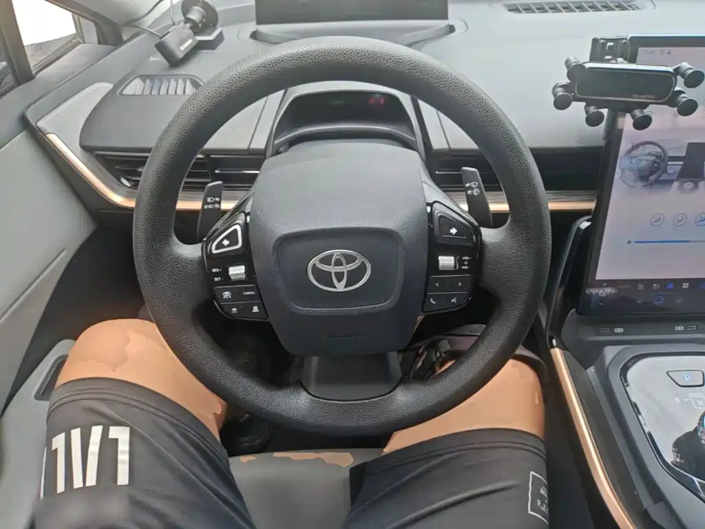 Toyota bZ3 — миниатюра 11