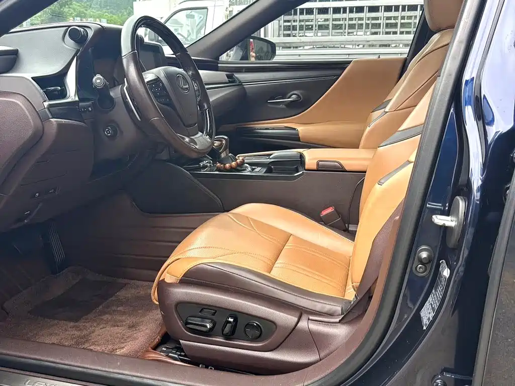 Lexus ES — миниатюра 6
