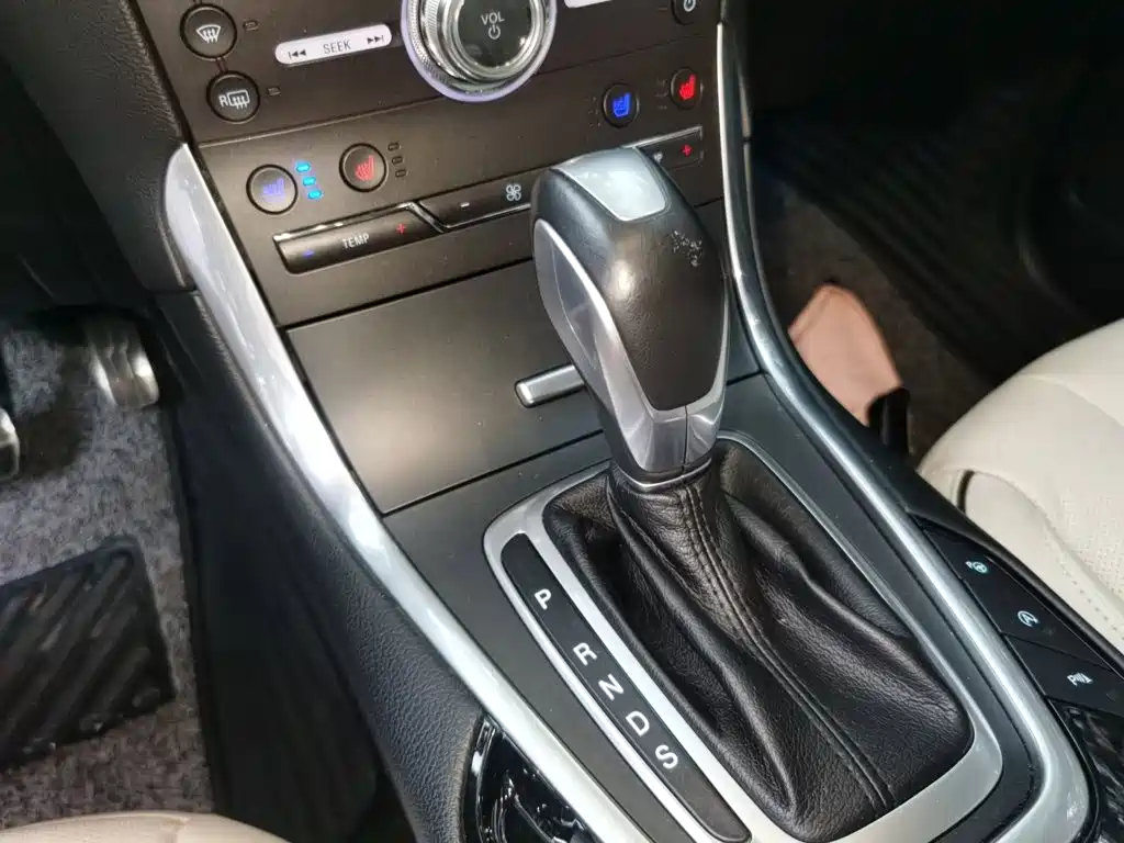 Ford Edge — миниатюра 10