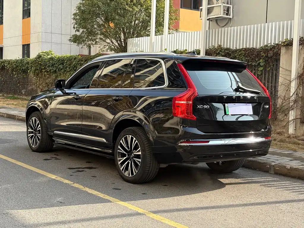 VOLVO XC90 PLUG IN HYBRID