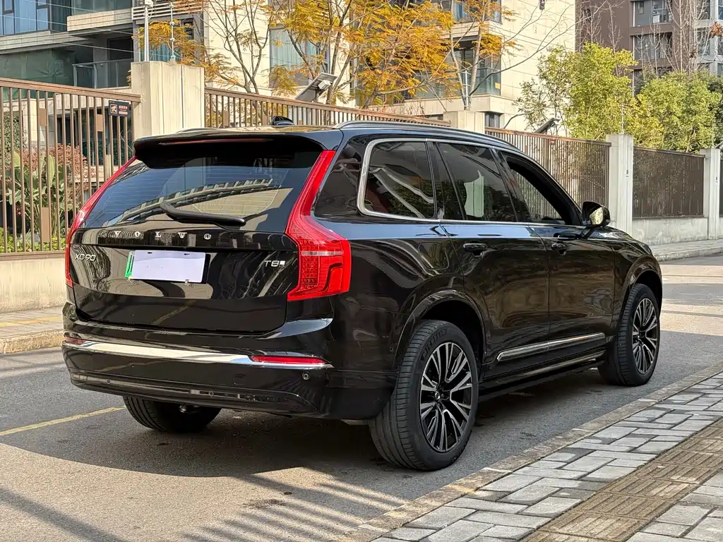 VOLVO XC90 PLUG IN HYBRID
