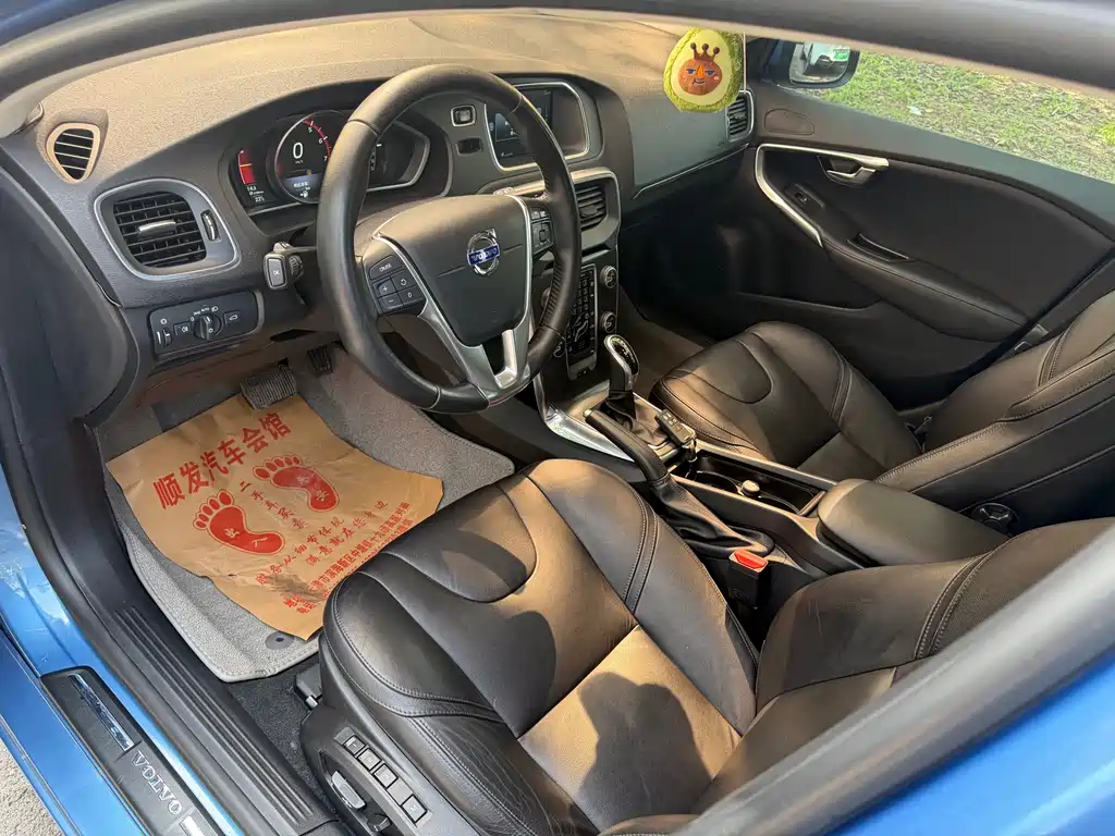 Volvo V40 — миниатюра 9