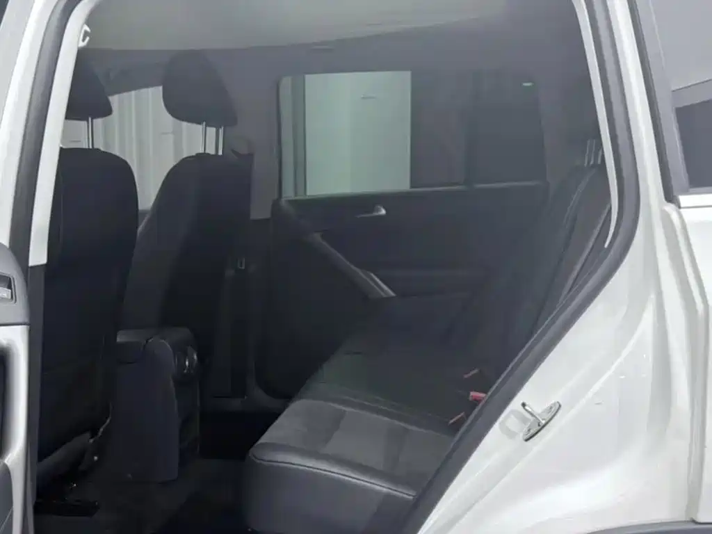 Volkswagen Tiguan — миниатюра 12