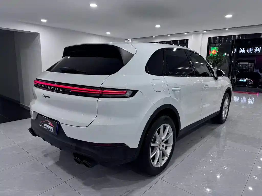 Porsche Cayenne — миниатюра 9