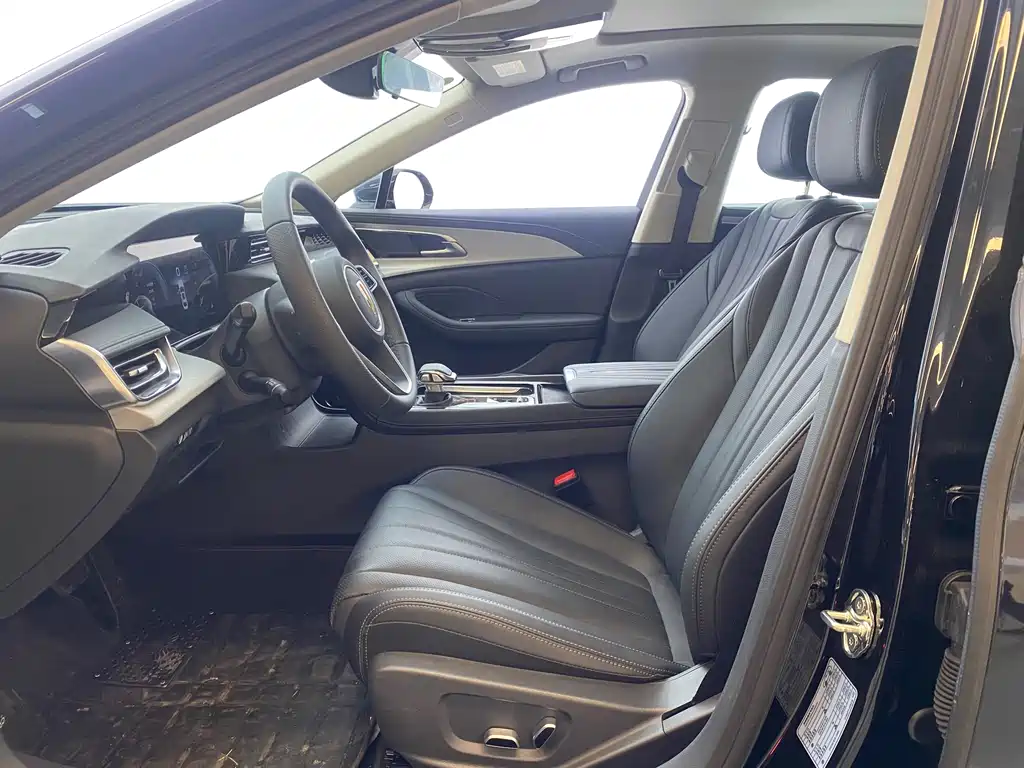 Hongqi H5 2025 2.0T AT