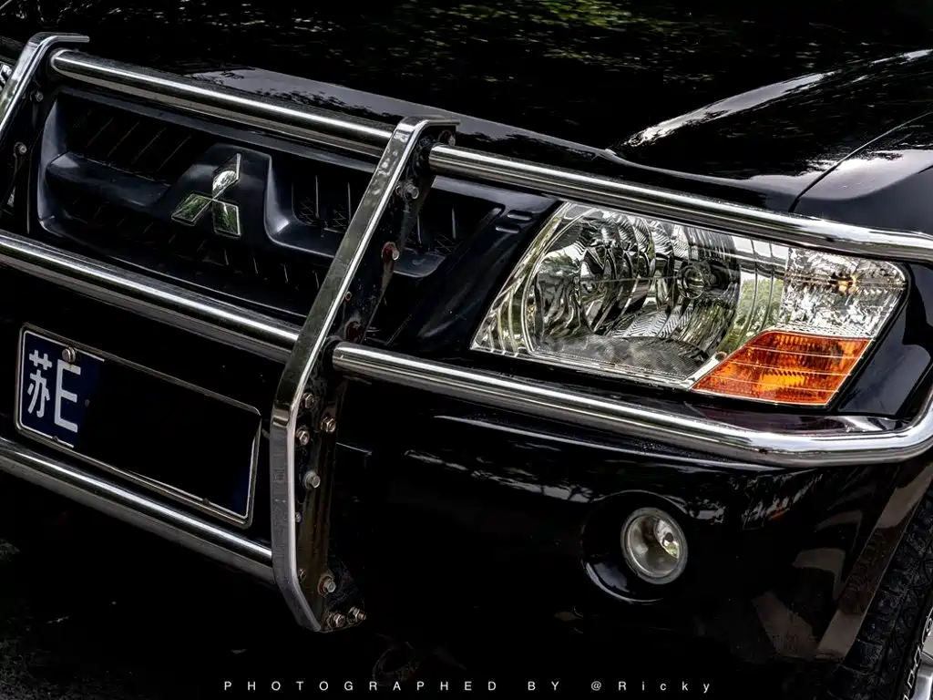 Mitsubishi Pajero — миниатюра 2