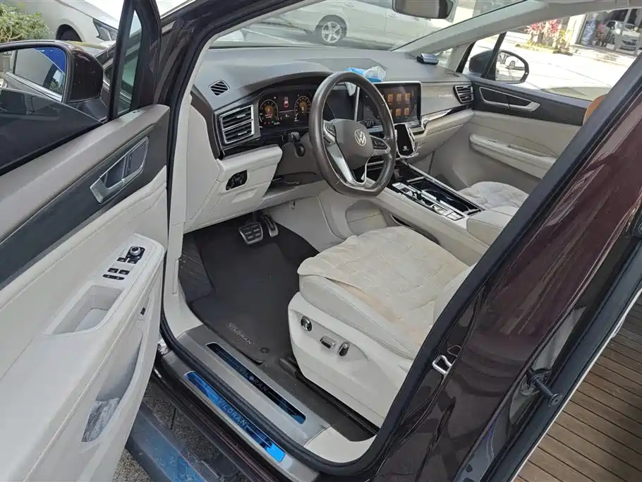 Volkswagen Viloran 2022 380TSI