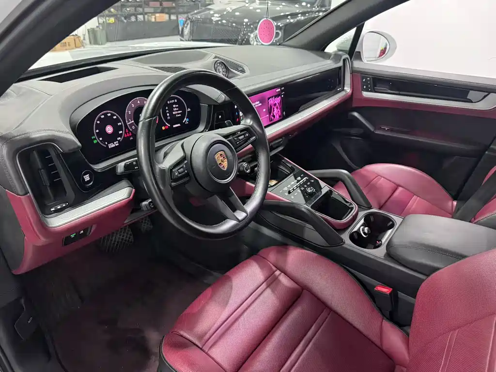 Porsche Cayenne — миниатюра 4
