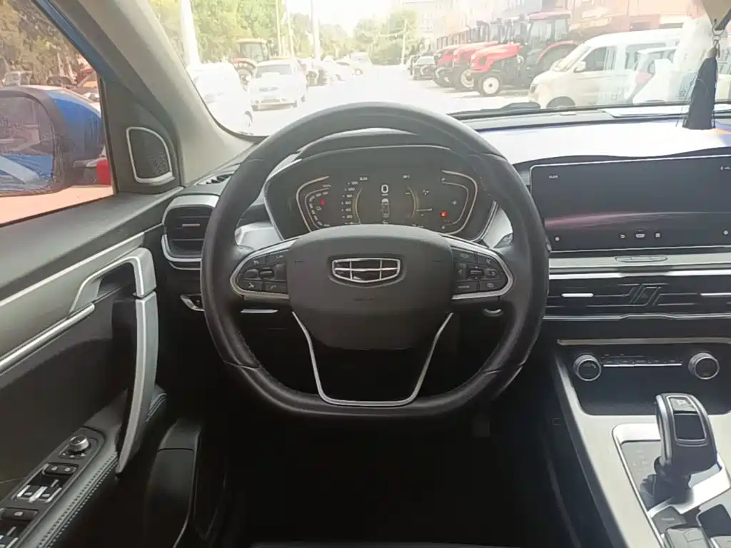 Geely Binyue NEV — миниатюра 11