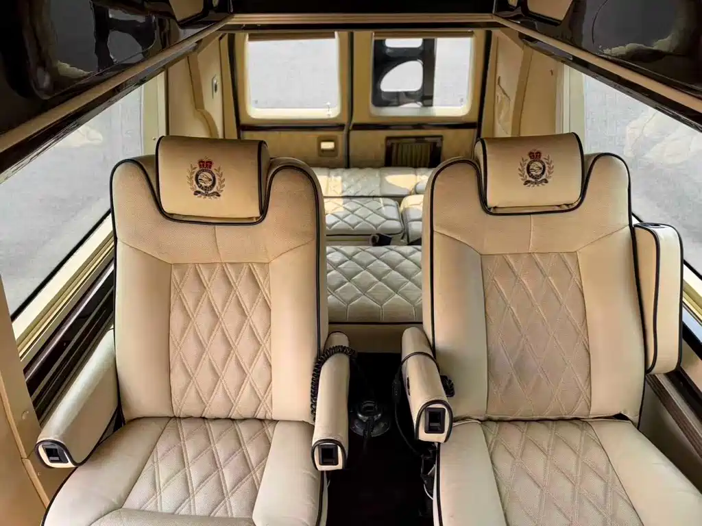 Ford E350 — миниатюра 7