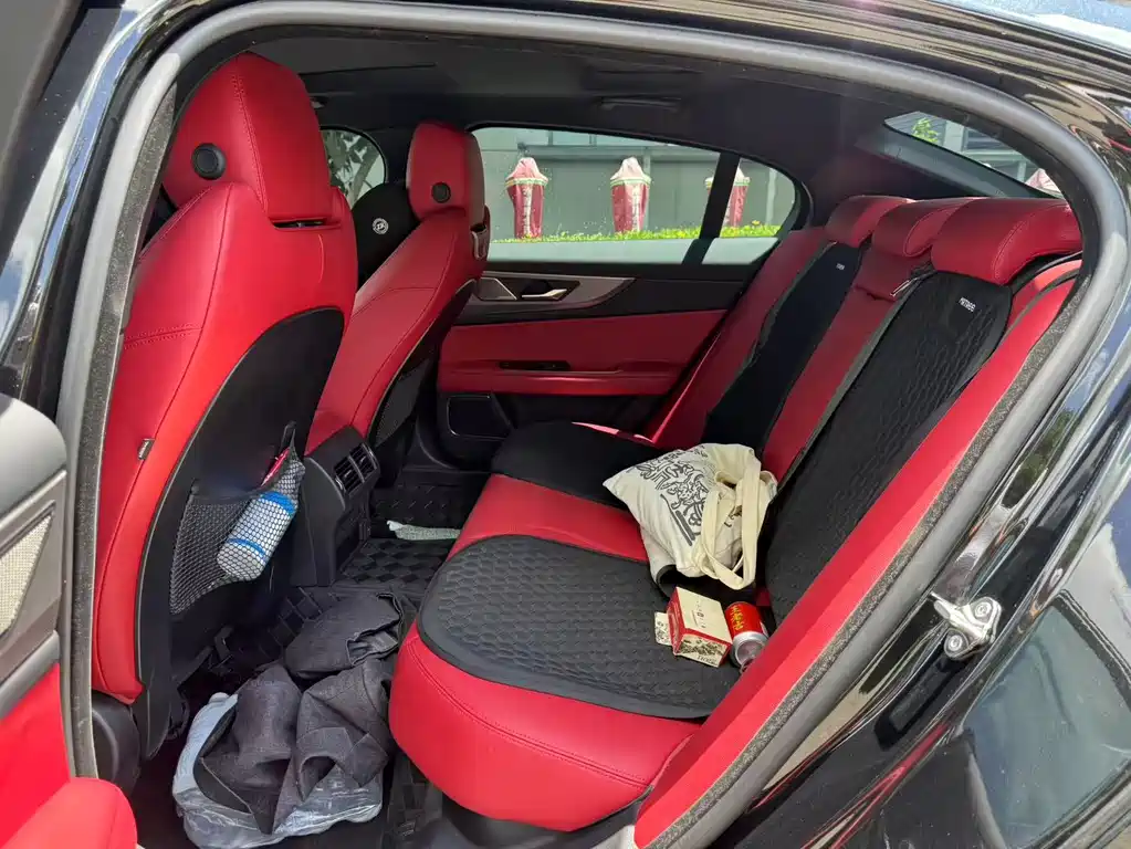 Jaguar XEL 2025 2.0T 250PS R-DYNAMIC 90