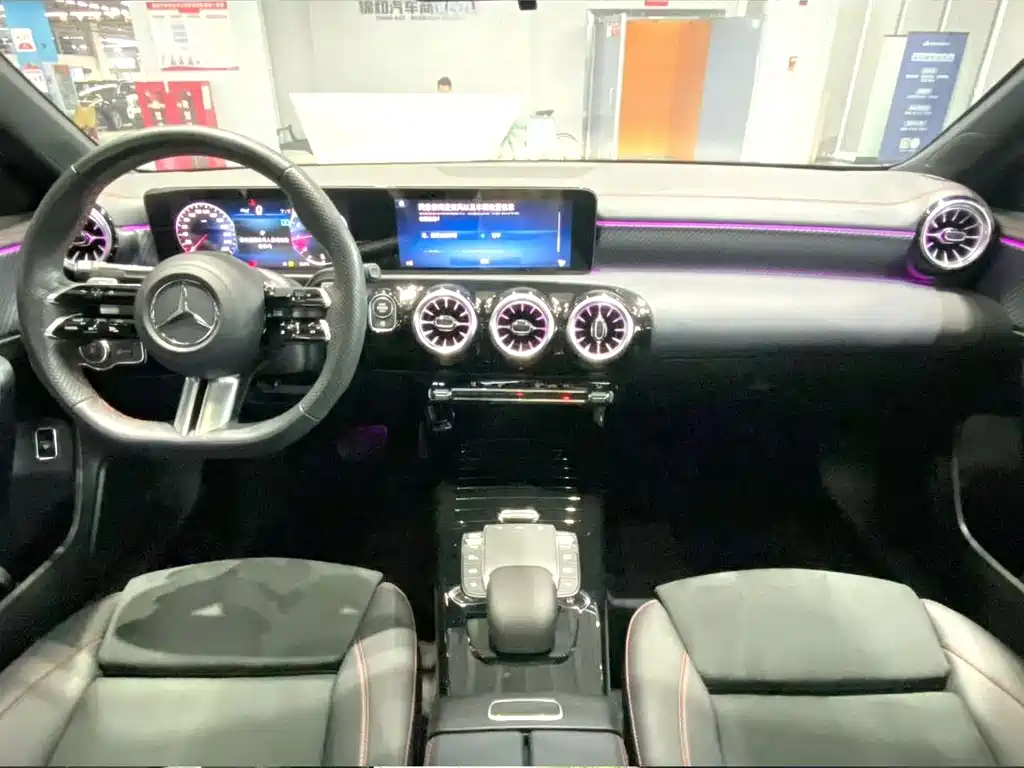 Mercedes-Benz A-Class A 2024 A 200 L Fashion