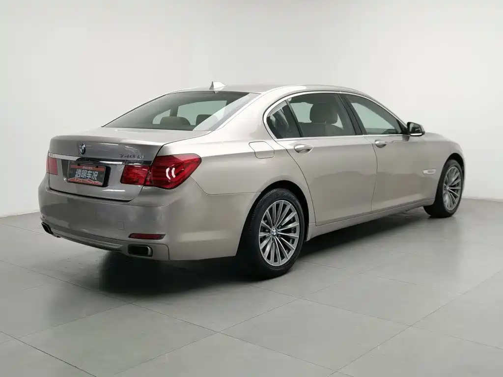 BMW 7 Series — миниатюра 2