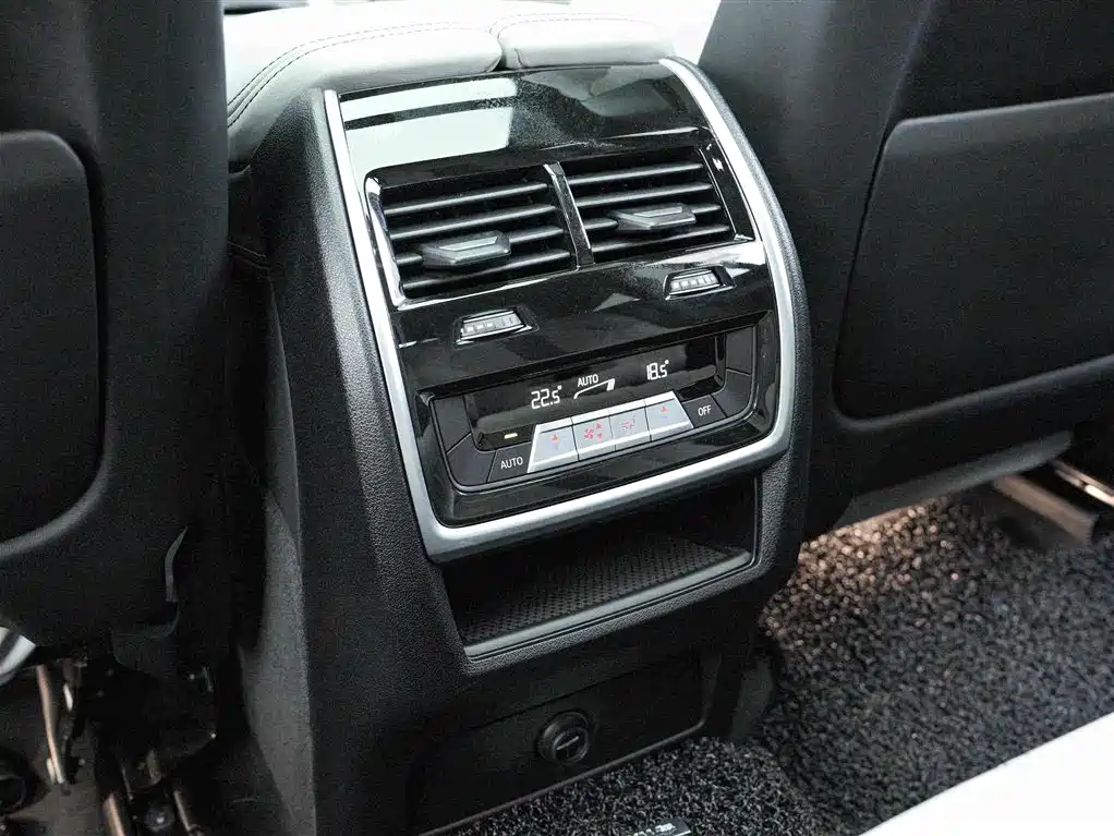 BMW X6 M — миниатюра 18