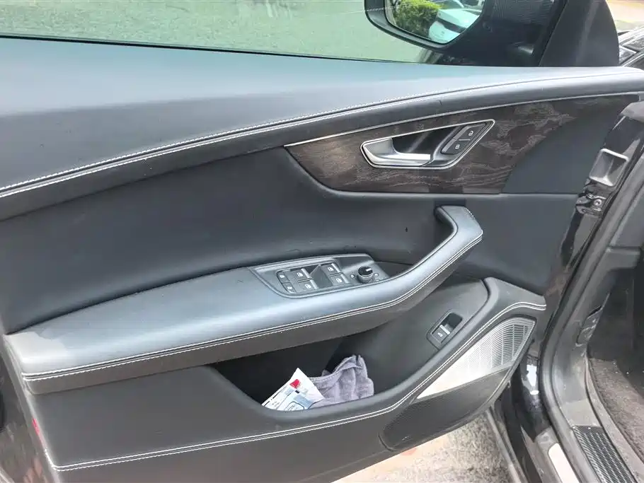 Audi Q8 2021 55 TFSI Luxury