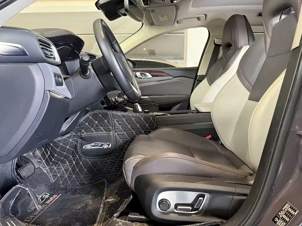 Lynk & Co 02 2019 1.5T PHEV Pro