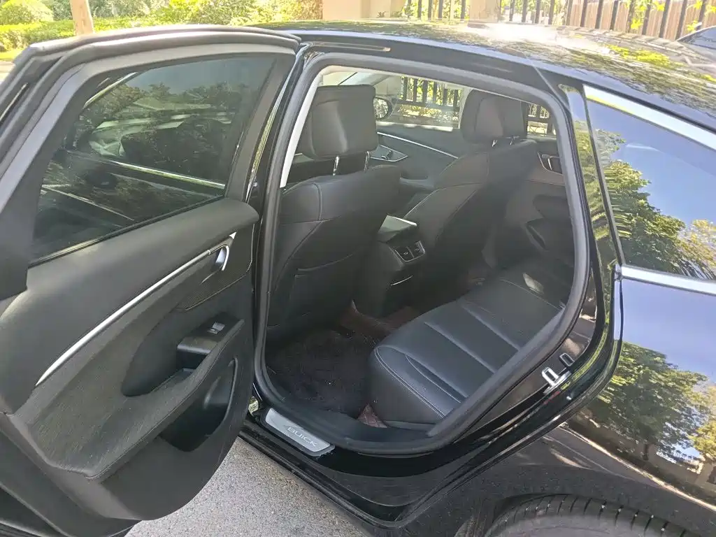 Buick LaCrosse 2025 28T Platinum