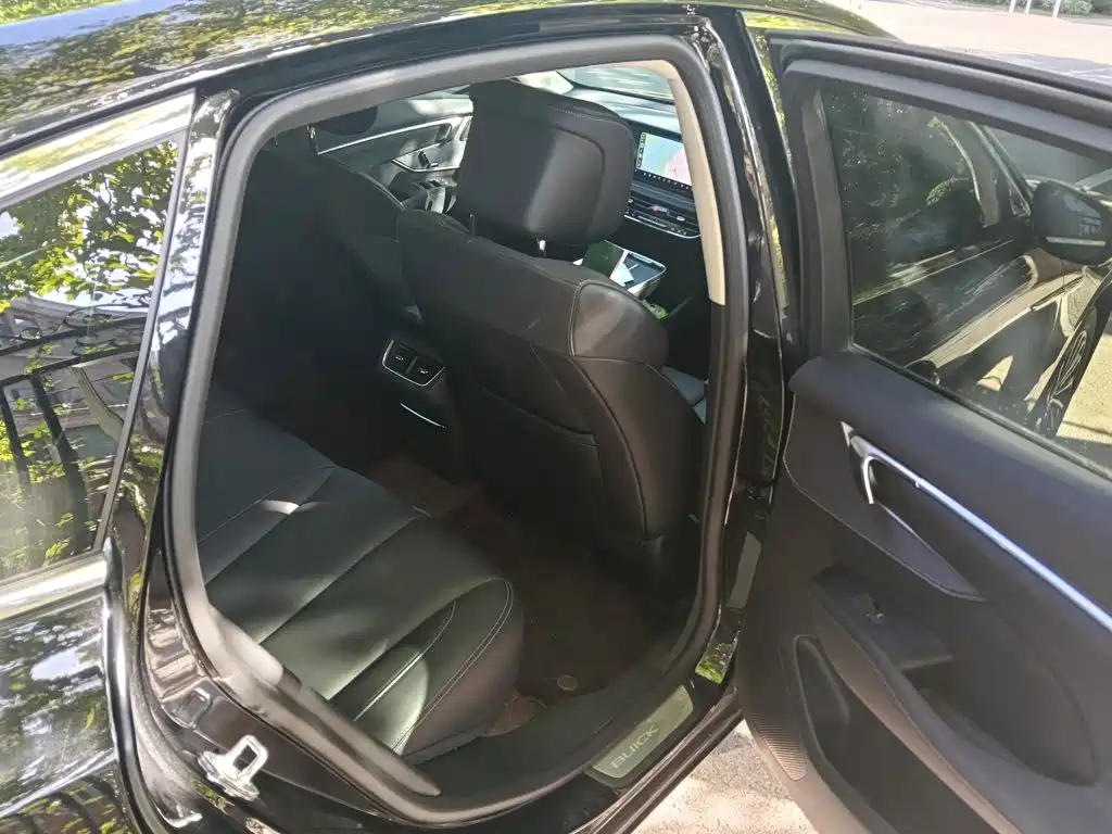 Buick LaCrosse 2025 28T Platinum