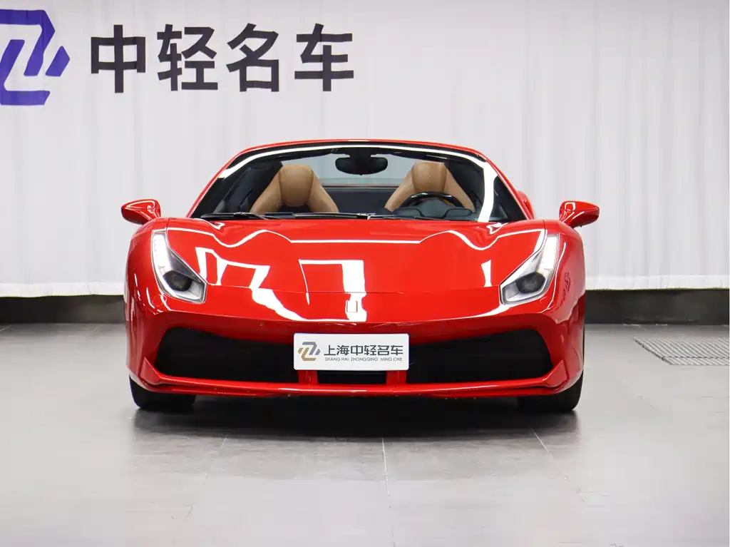FERRARI 488