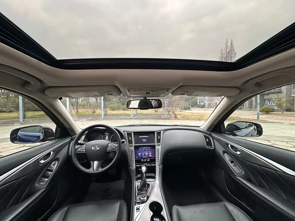 INFINITI Q50L