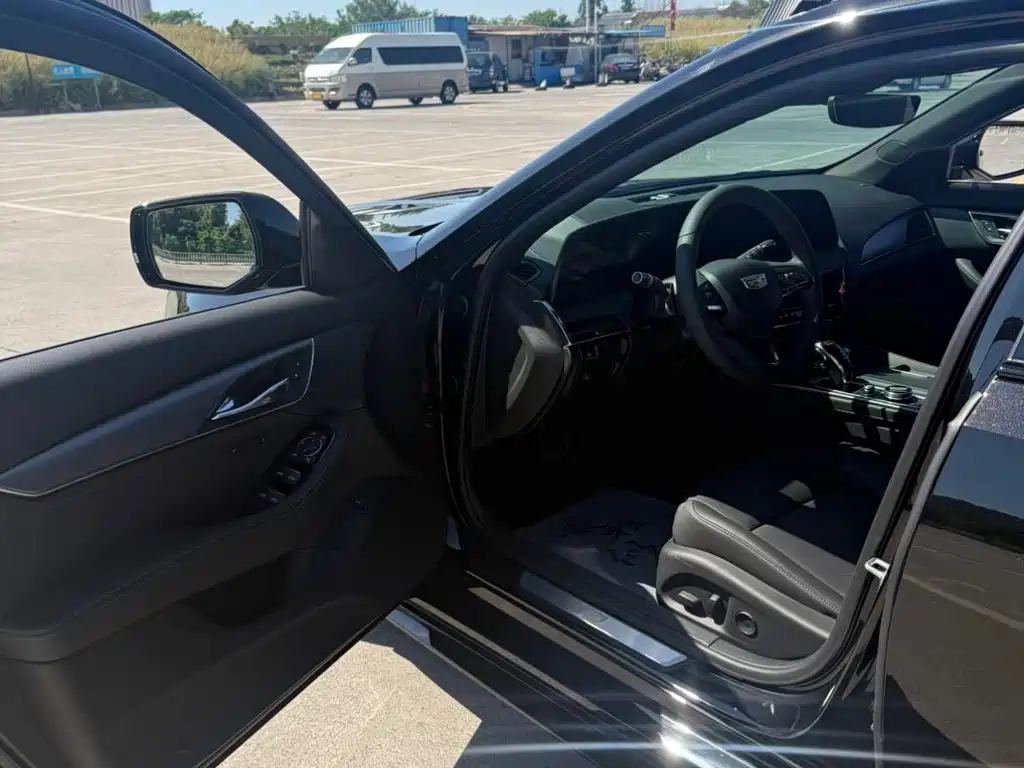 Cadillac CT5 2025 28T