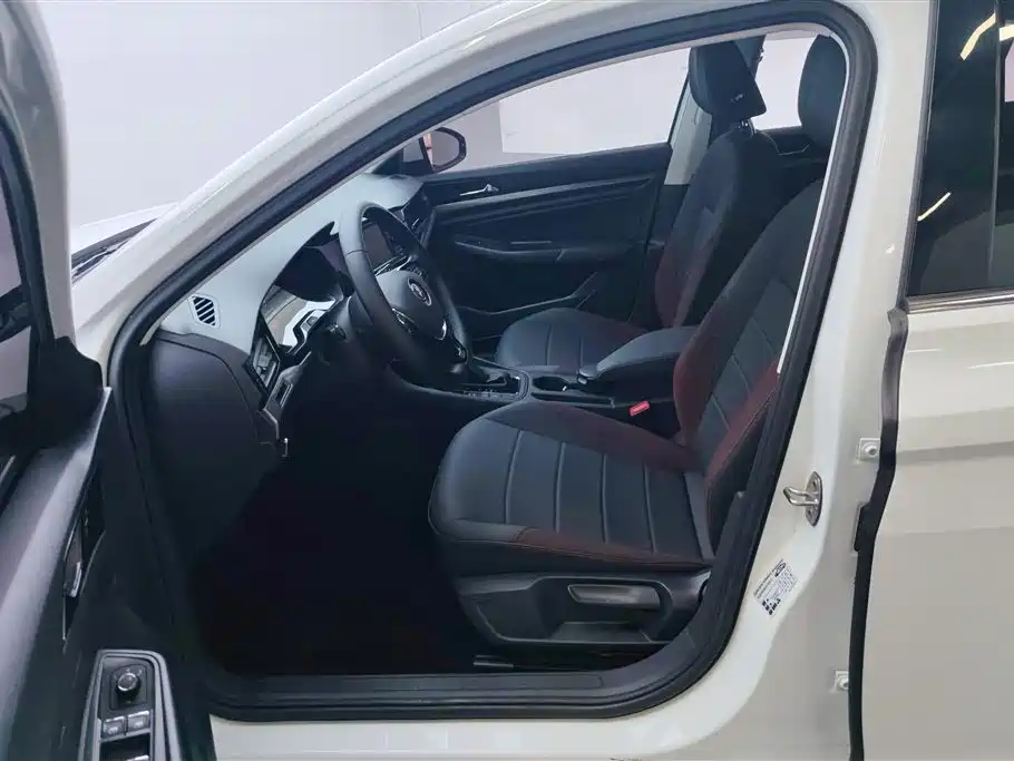 Volkswagen Bora 2019 1.5L AT Comfort VI