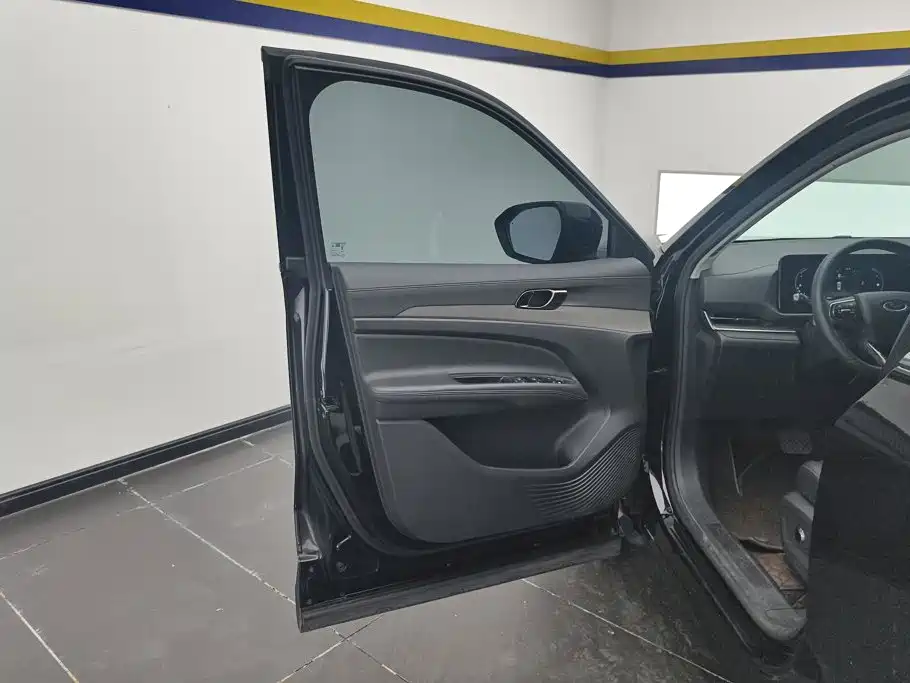 Ford Equator Sport — миниатюра 7