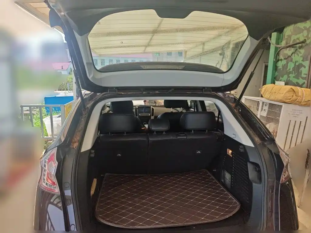 Luxgen U6 — миниатюра 10