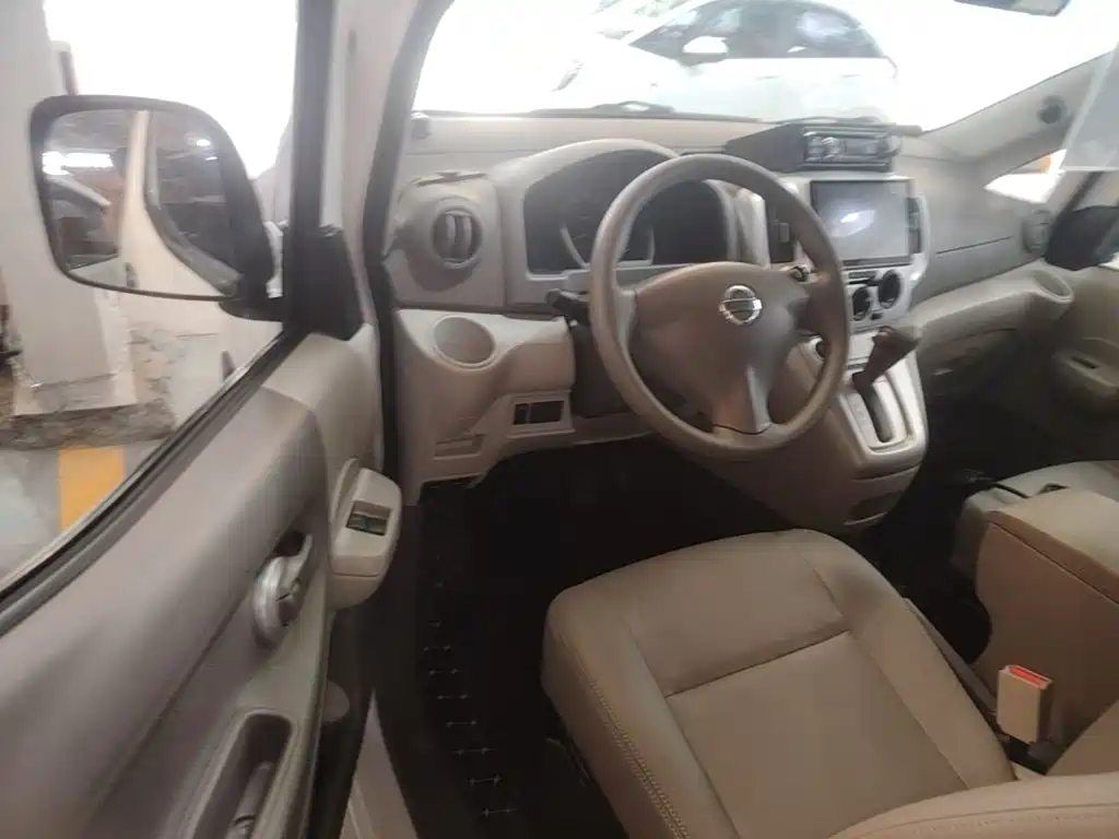 Nissan NV200 — миниатюра 16