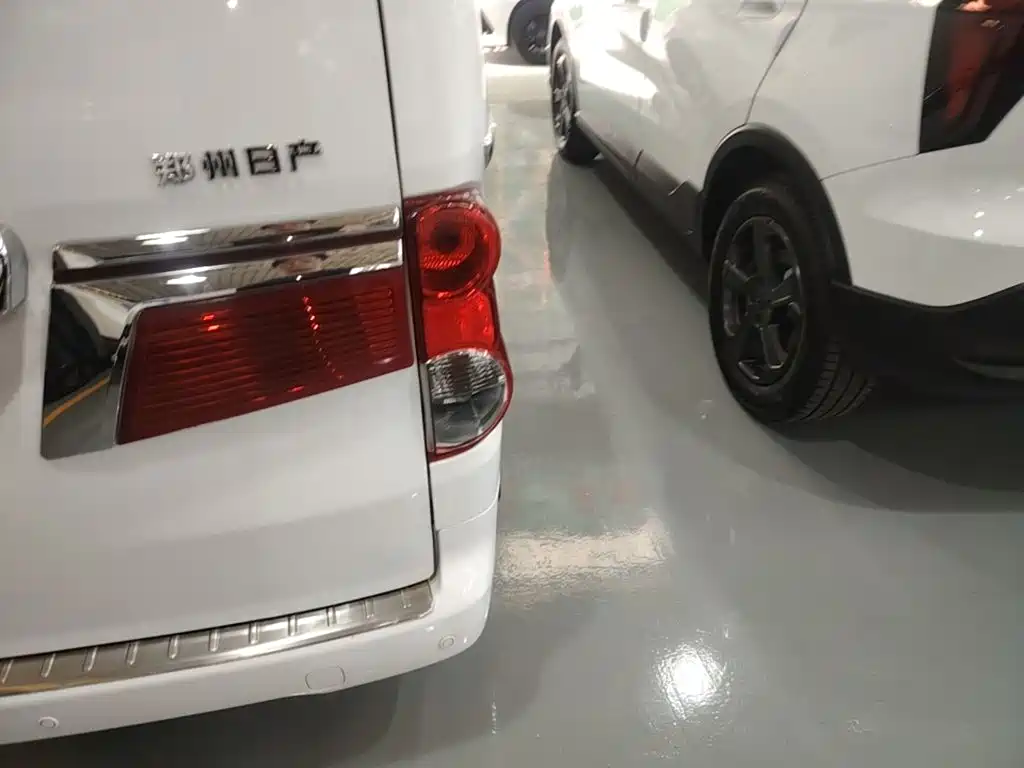 Nissan NV200 — миниатюра 8