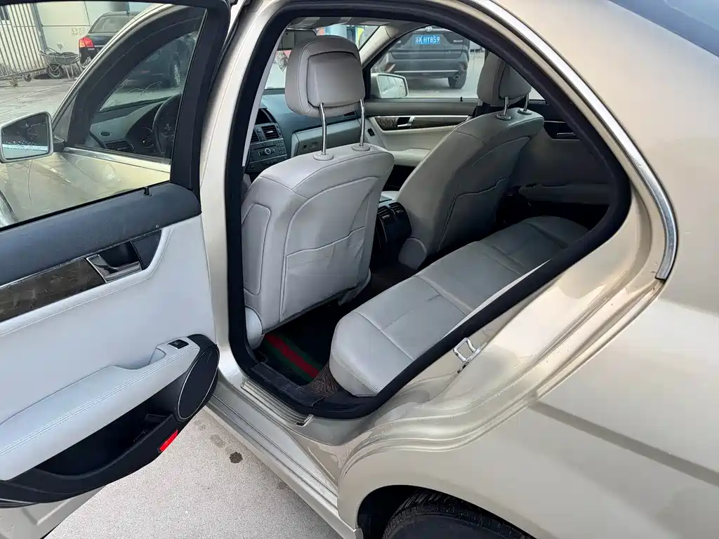Mercedes-Benz C-Class C 2010 C 200K Fashion