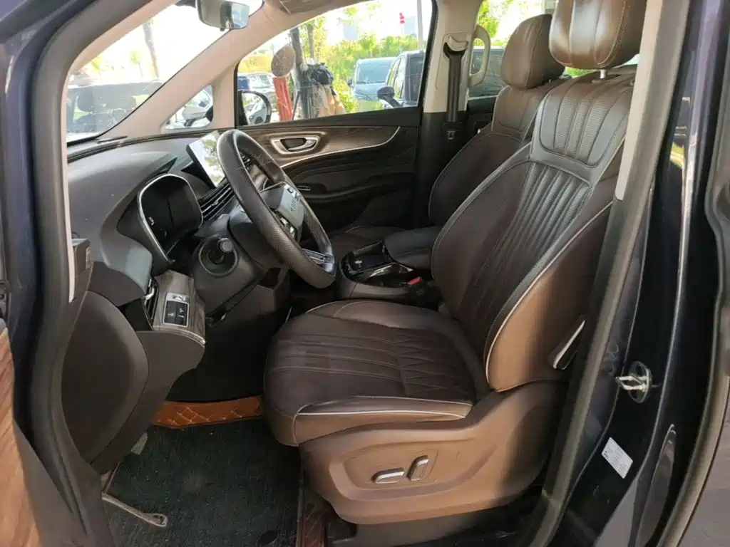 Roewe iMAX8 New Energy — миниатюра 15