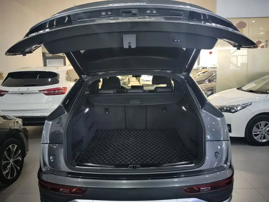 Audi Q5L Sportback — миниатюра 19