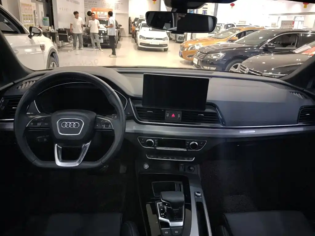 Audi Q5L Sportback — миниатюра 10